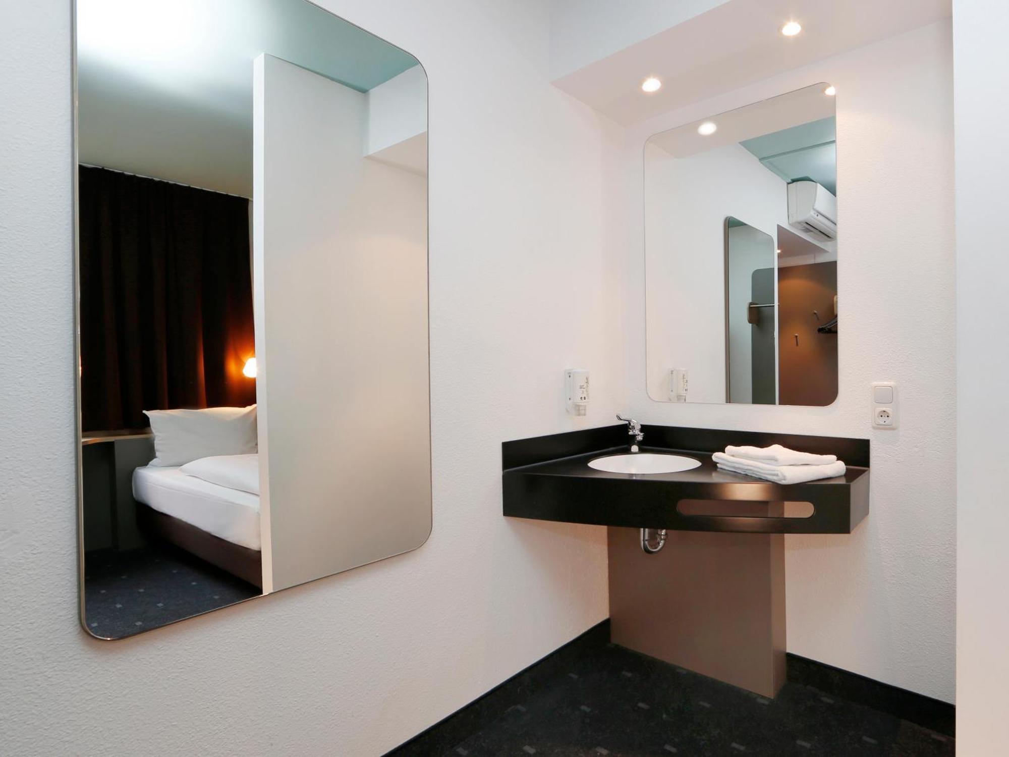 B&B Hotel Berlin-Dreilinden Kleinmachnow Eksteriør billede